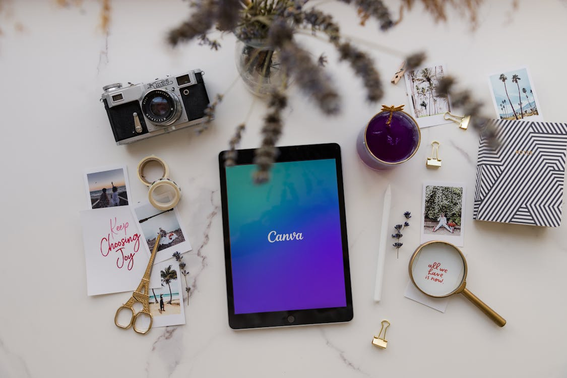 Canva is perfect for both beginners and experienced designers. Here’s how to use Canva for all your social media marketing needs.